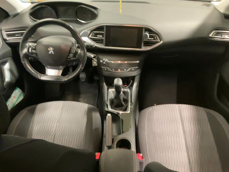 Peugeot 308 1.6 Blue-HDi Active — zdjęcie 12