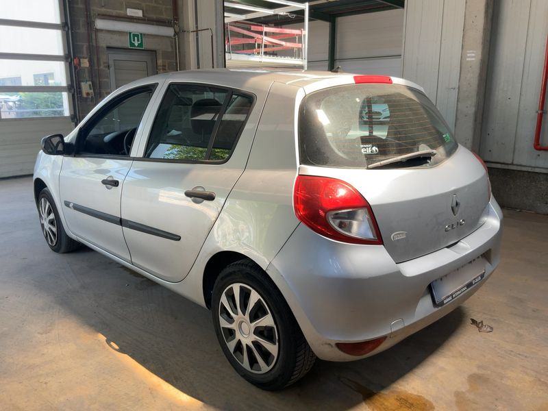 Renault Clio 1.2 Authentique 2011 – снимка 6