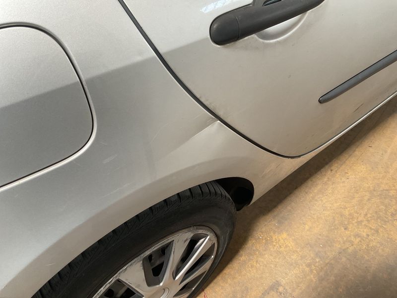 Renault Clio 1.2 Authentique 2011 – снимка 23
