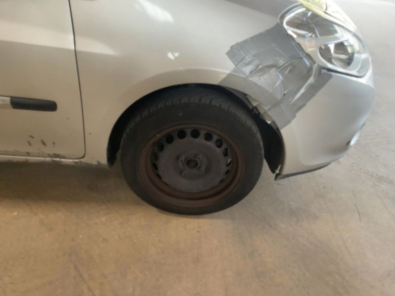 Renault Clio 1.2 Authentique 2011 – снимка 11