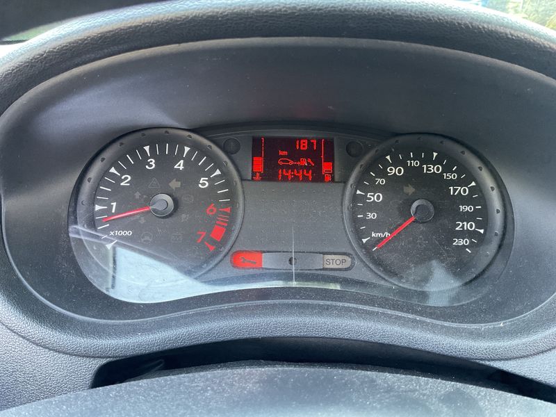 Renault Clio 1.2 Authentique 2011 – снимка 18