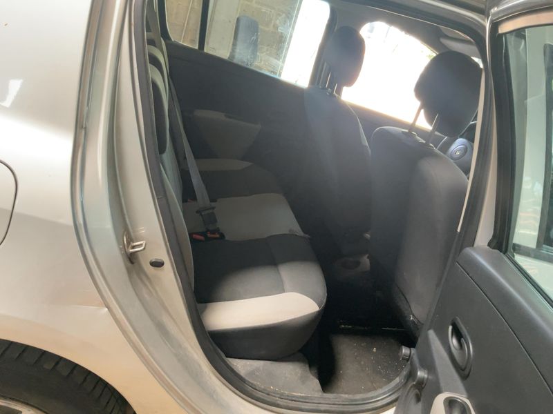 Renault Clio 1.2 Authentique 2011 – снимка 19