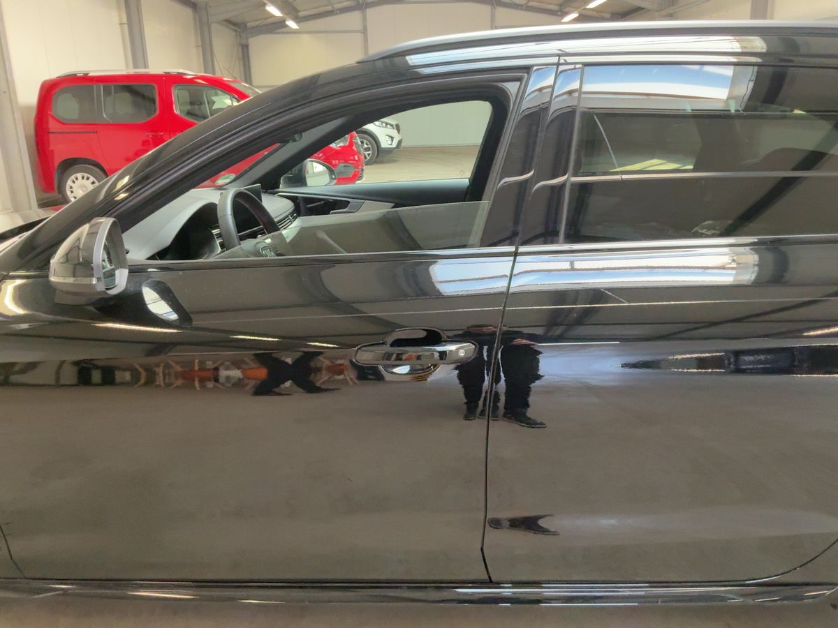 Audi A4 2023 — photo 5