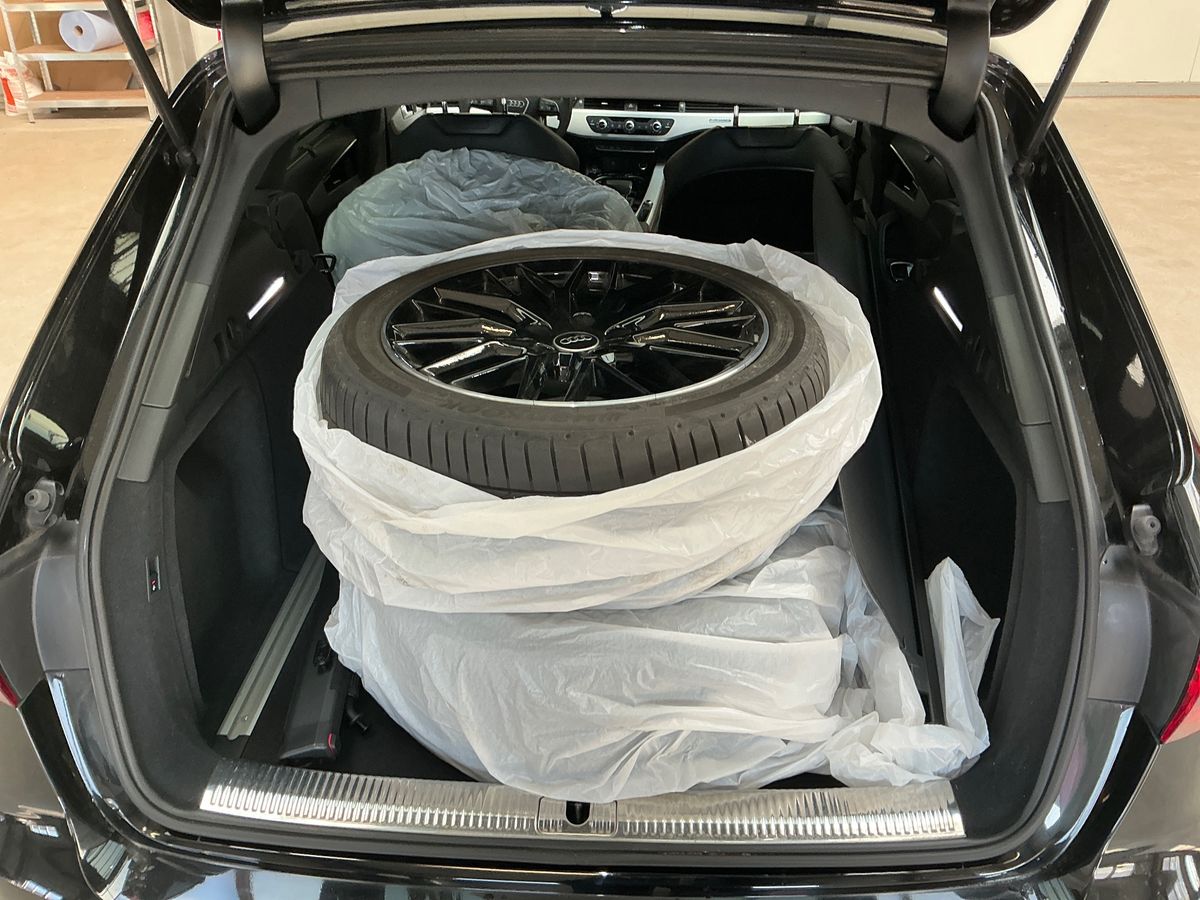 Audi A4 2023 — photo 16