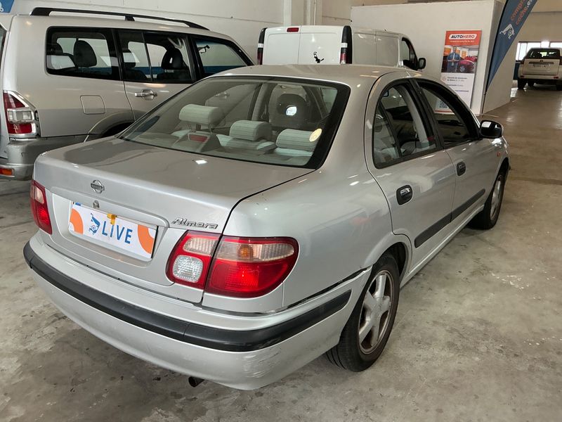 Nissan Almera 1.8 Comfort — zdjęcie 2