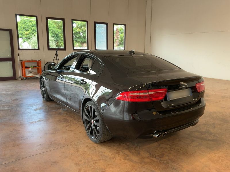 Jaguar XE 20d Portfolio — zdjęcie 3