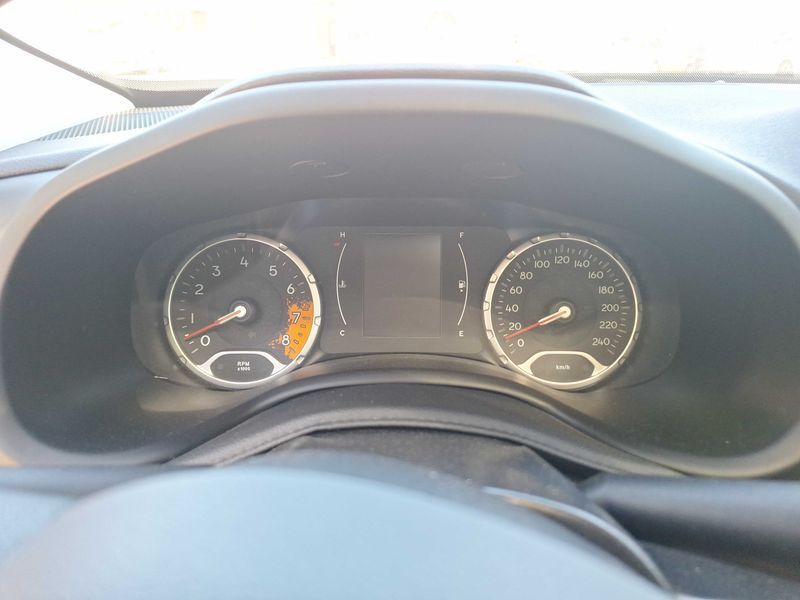 Jeep Renegade 1.4 M-Air Longitude FWD — zdjęcie 13
