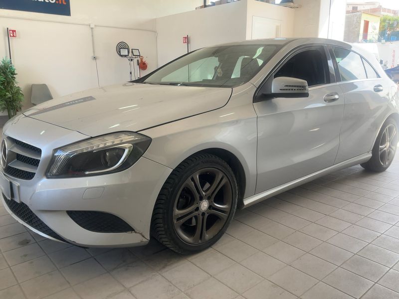 Mercedes-Benz A-Klasse A 200 CDI Urban — zdjęcie 2
