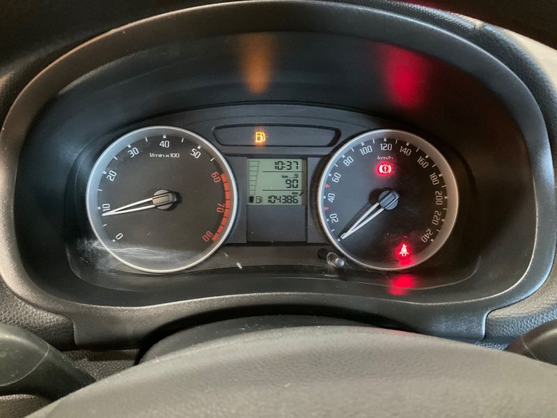 Skoda Fabia 1.4 Ambiente — zdjęcie 4