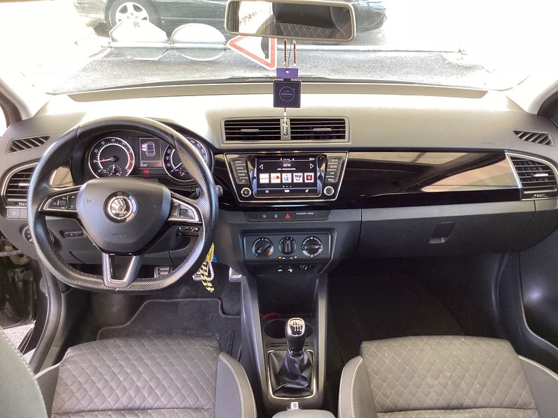 Skoda Fabia 1.0 TSI Monte Carlo — zdjęcie 12