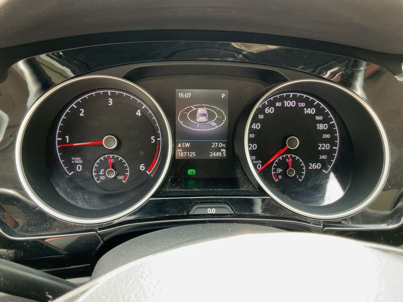 Volkswagen Touran 2.0 TDI Highline BlueMotion Tech — zdjęcie 13
