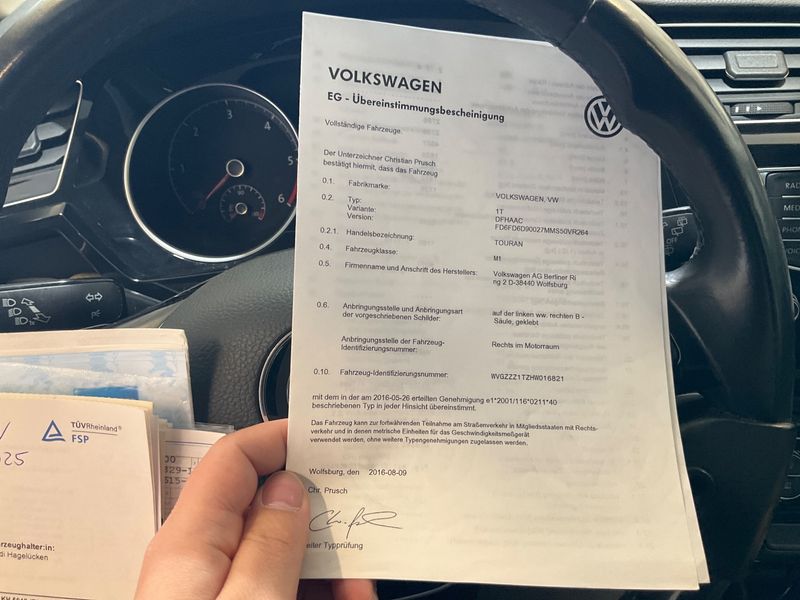 Volkswagen Touran 2.0 TDI Highline BlueMotion Tech — zdjęcie 16