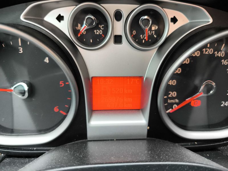 Ford Kuga 2.0 TDCi Titanium — zdjęcie 12