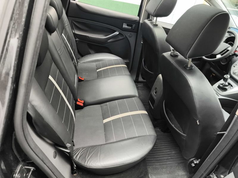 Ford Kuga 2.0 TDCi Titanium — zdjęcie 13