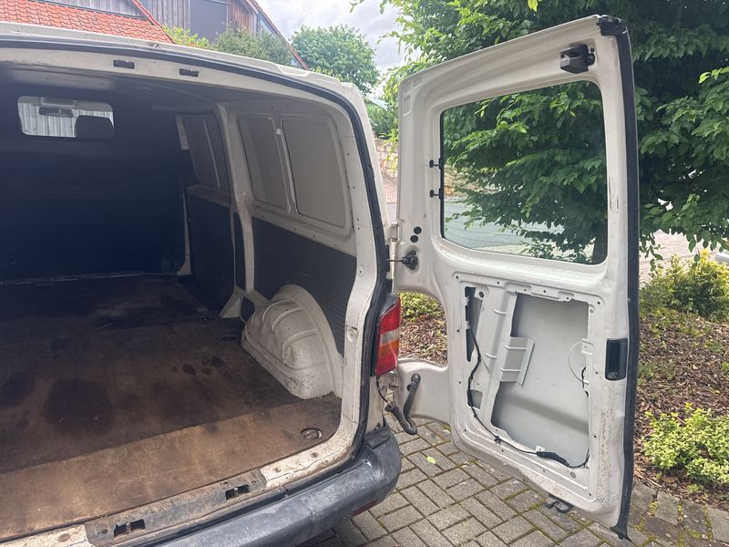 Volkswagen T5 Transporter 1.9 TDI Kasten lang — zdjęcie 18