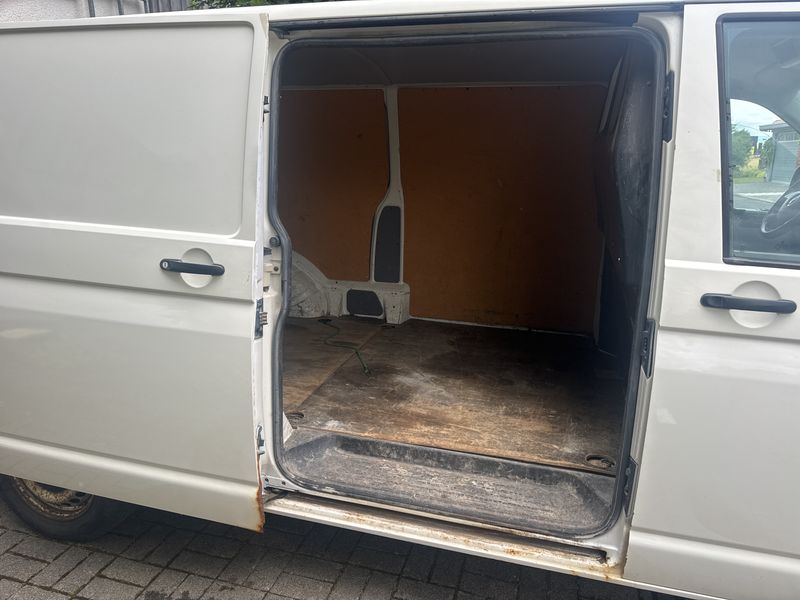 Volkswagen T5 Transporter 1.9 TDI Kasten lang — zdjęcie 13