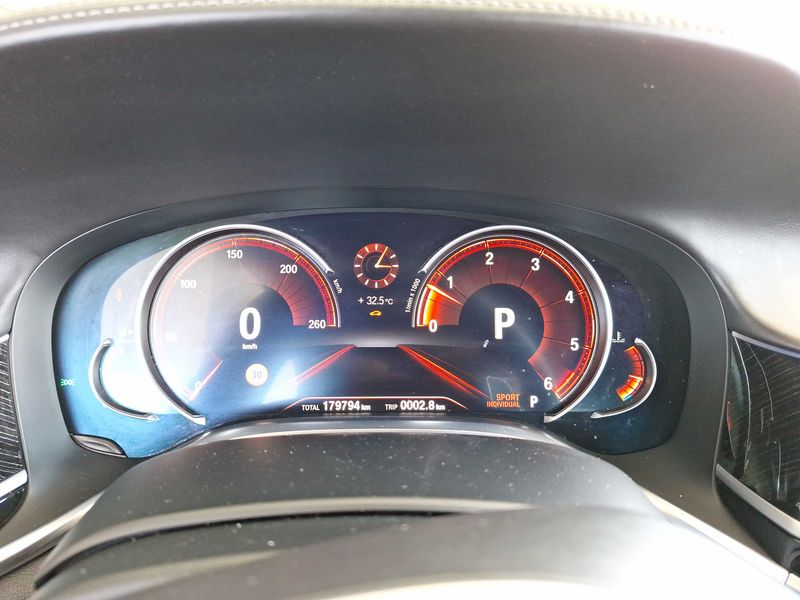 BMW 7er 730d xDrive M Sport — zdjęcie 12