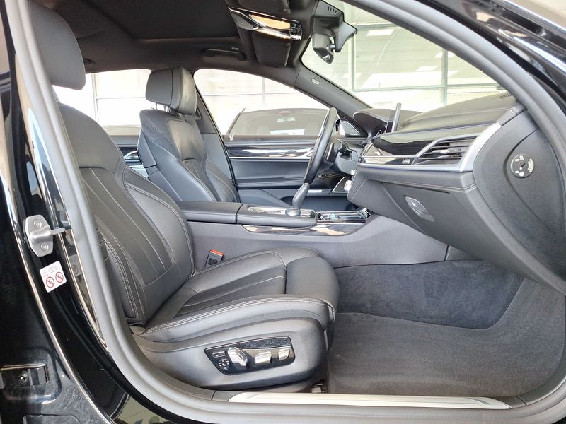 BMW 7er 730d xDrive M Sport — zdjęcie 10