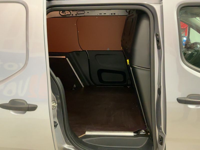 Toyota ProAce City 1.5 D-4D L1 Comfort — zdjęcie 14