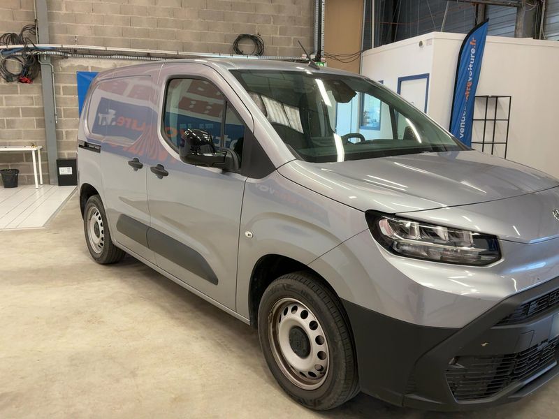 Toyota ProAce City 1.5 D-4D L1 Comfort — zdjęcie 8