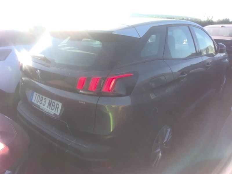Peugeot 3008 1.5 Blue-HDi Active Pack — zdjęcie 4