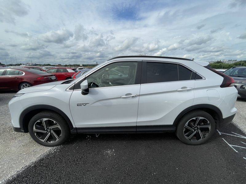 Mitsubishi Eclipse Cross 2.4 Plug-in Hybrid Plus Select 4WD — zdjęcie 22