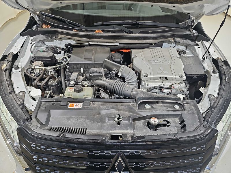 Mitsubishi Eclipse Cross 2.4 Plug-in Hybrid Plus Select 4WD — zdjęcie 8