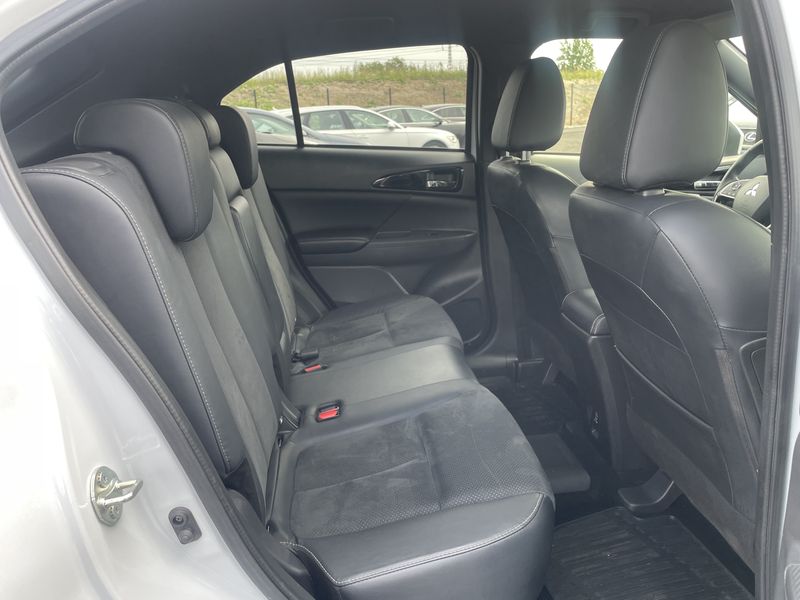 Mitsubishi Eclipse Cross 2.4 Plug-in Hybrid Plus Select 4WD — zdjęcie 13