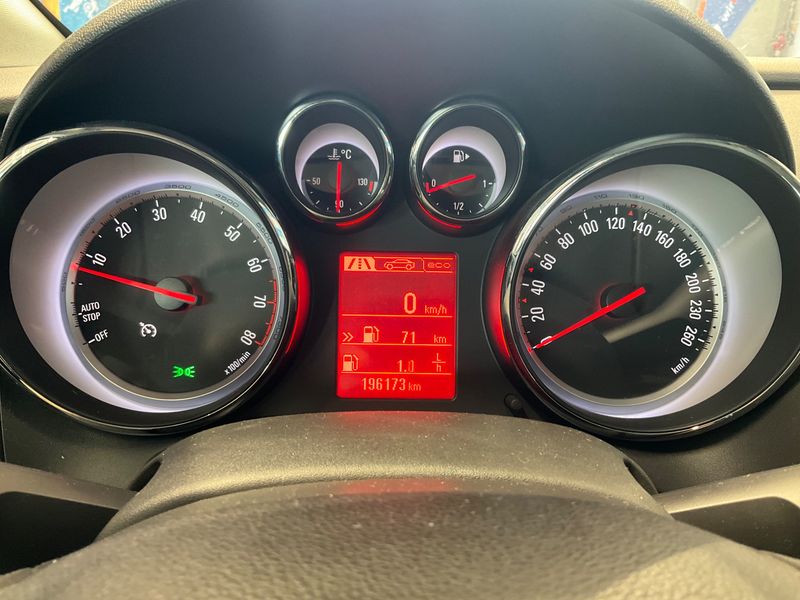 Opel Astra 1.4 Turbo Exklusiv 2014 – снимка 4