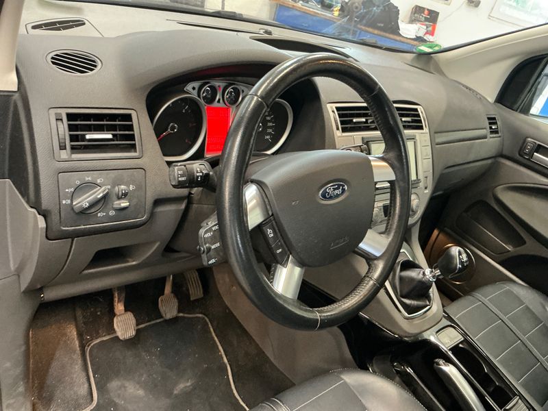 Ford Kuga 2.0 TDCi Titanium 2012 – снимка 31