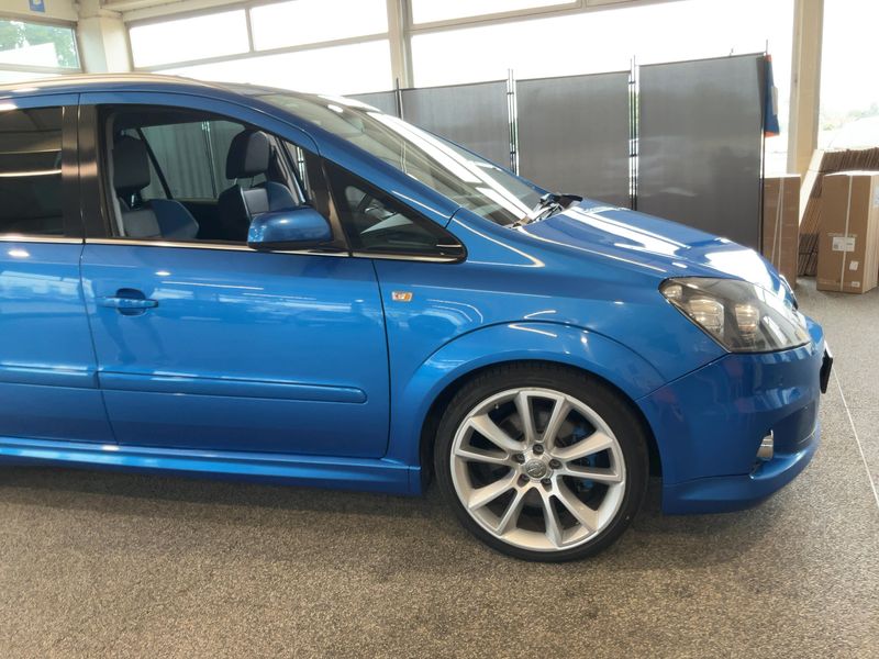 Opel Zafira 2.0 Turbo OPC — zdjęcie 8