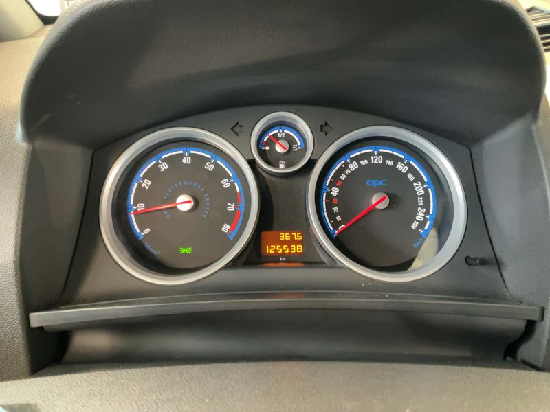 Opel Zafira 2.0 Turbo OPC — zdjęcie 13
