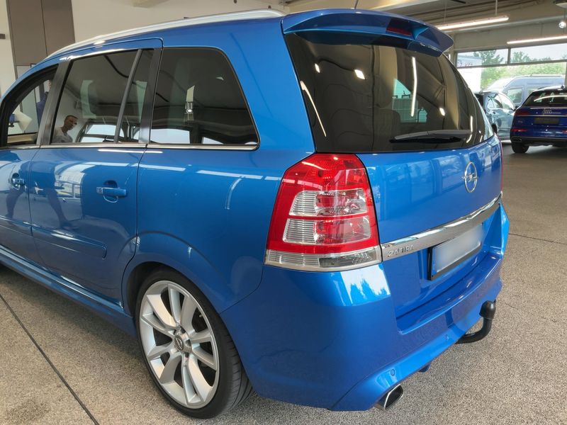 Opel Zafira 2.0 Turbo OPC — zdjęcie 3