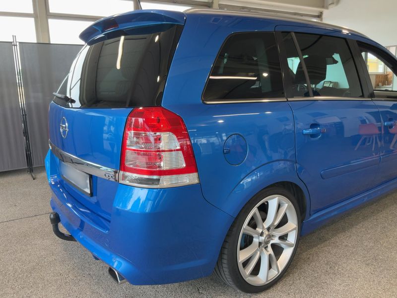 Opel Zafira 2.0 Turbo OPC — zdjęcie 6