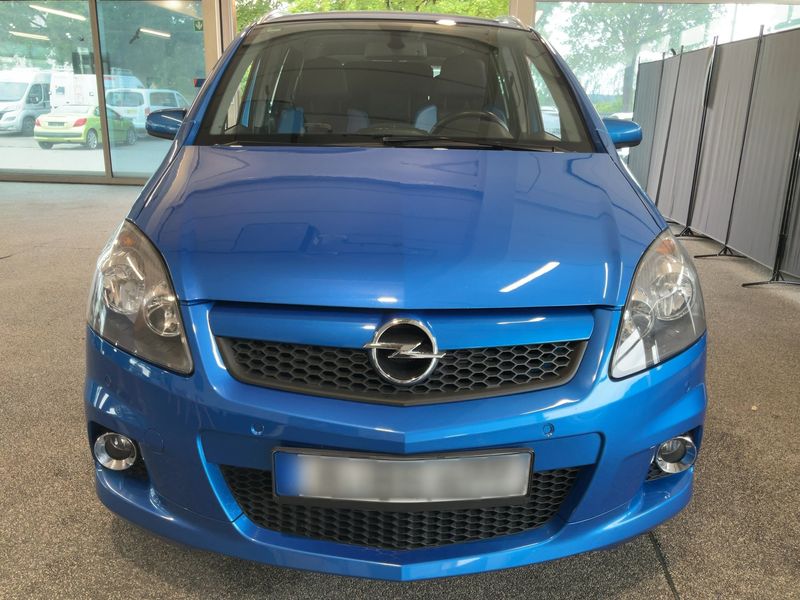 Opel Zafira 2.0 Turbo OPC — zdjęcie 9