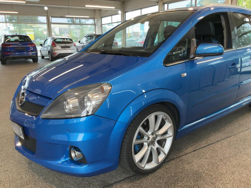 Opel Zafira 2.0 Turbo OPC — zdjęcie 2