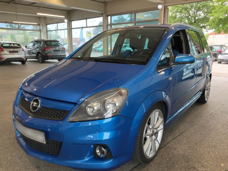 Opel Zafira 2.0 Turbo OPC