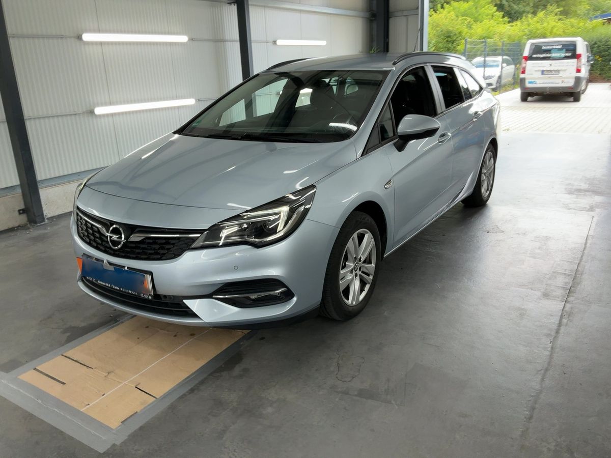 Opel Astra 2019 — photo 1