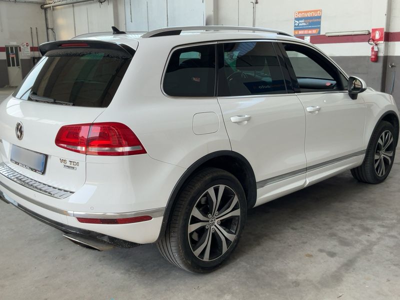 Volkswagen Touareg 3.0 V6 TDI Sport BlueMotion Tech 2017 – снимка 8