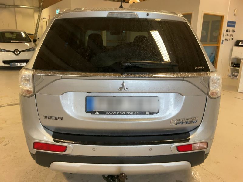 Mitsubishi Outlander 2.0 PHEV PHEV Basis 4WD — zdjęcie 5