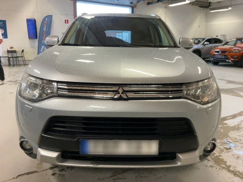 Mitsubishi Outlander 2.0 PHEV PHEV Basis 4WD — zdjęcie 9