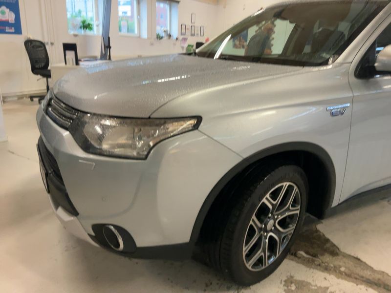 Mitsubishi Outlander 2.0 PHEV PHEV Basis 4WD — zdjęcie 2