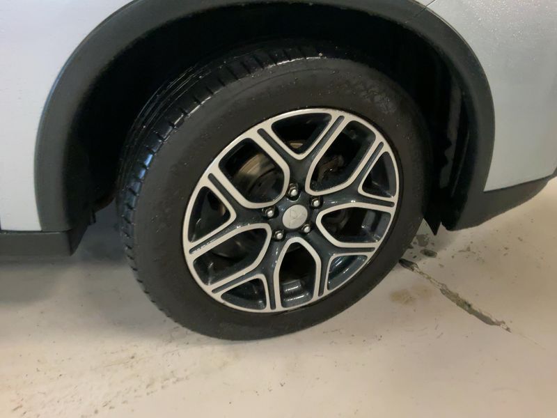 Mitsubishi Outlander 2.0 PHEV PHEV Basis 4WD 2015 – снимка 11
