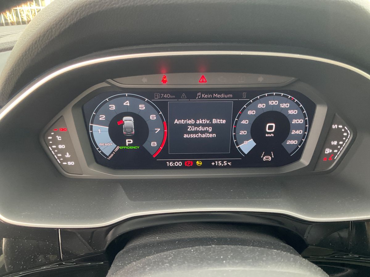 Audi Q3 2021 — photo 26