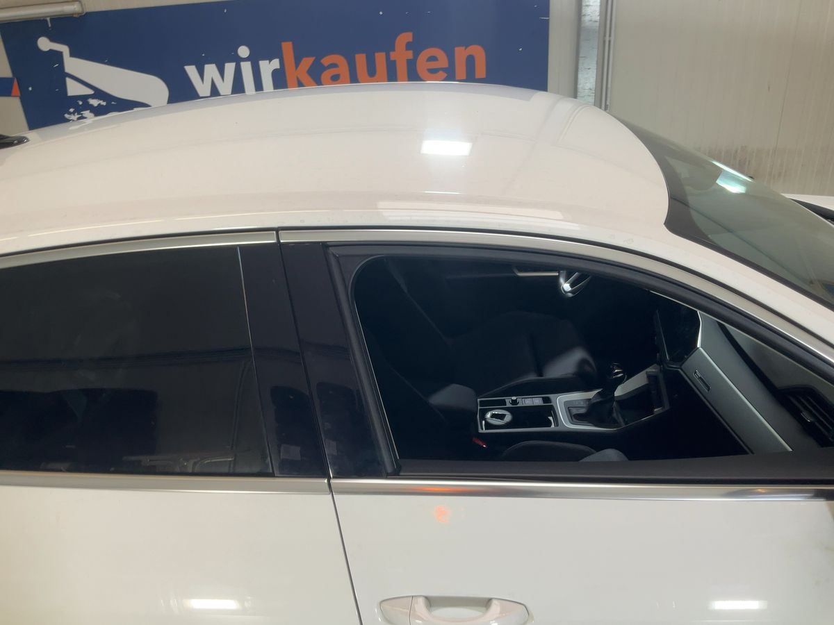 Audi Q3 2021 — photo 14