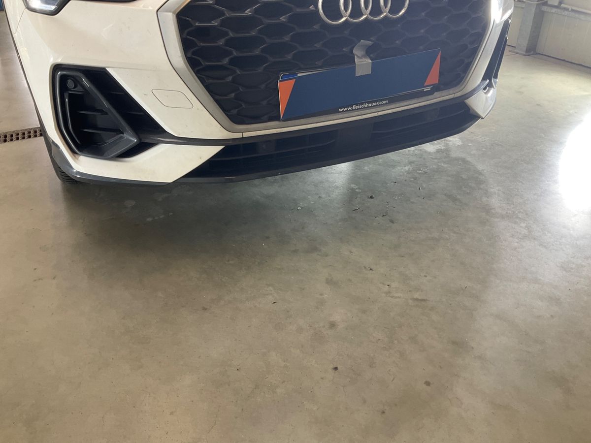 Audi Q3 2021 — photo 25