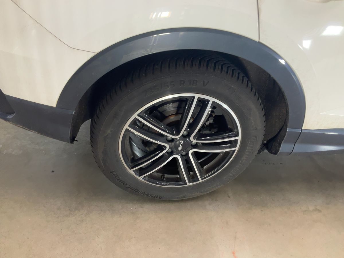 Audi Q3 2021 — photo 10