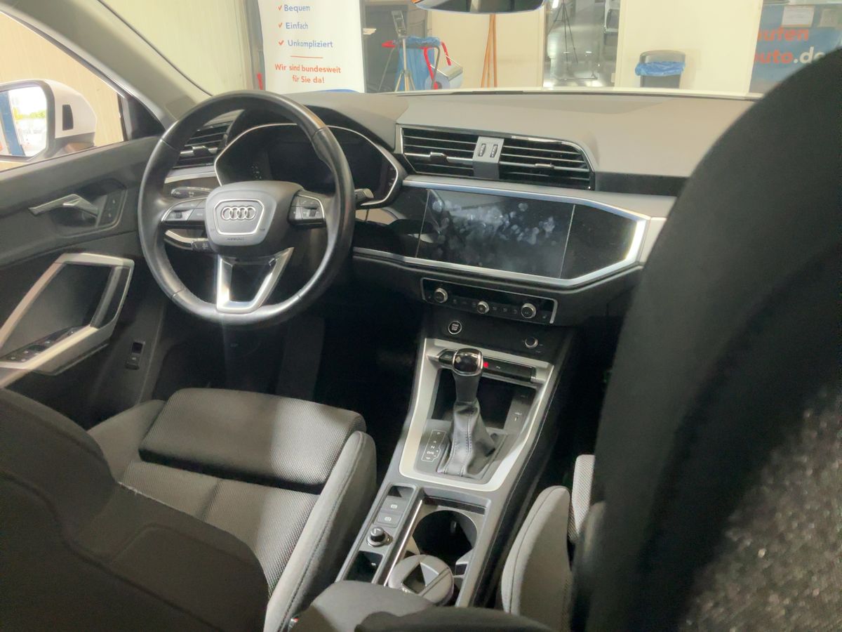 Audi Q3 2021 — photo 19