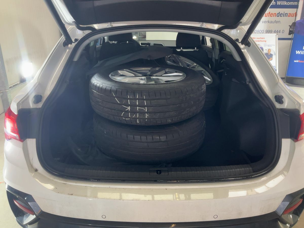 Audi Q3 2021 — photo 8