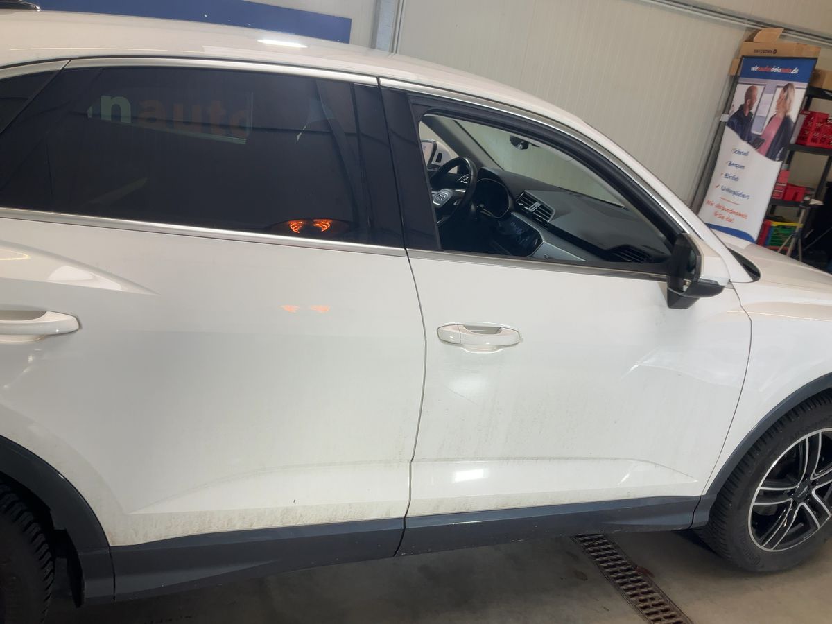 Audi Q3 2021 — photo 11